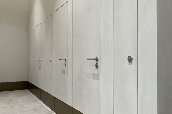 Двери скрытого монтажа набирают популярность в современных интерьерах