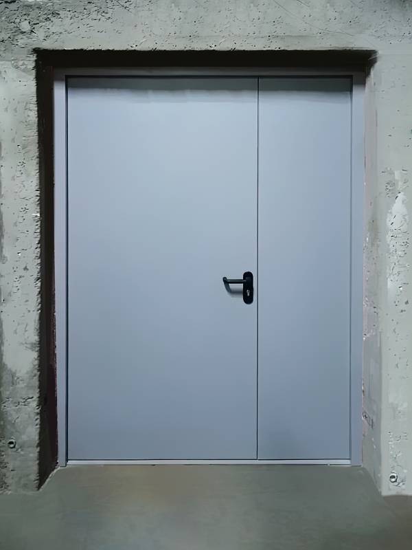 Внутренняя сторона двупольной двери Внутренняя сторона двупольной двери